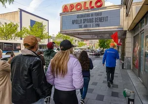 NYC Bus Tour of Brooklyn, Bronx, Queens: Art, Food & Sports