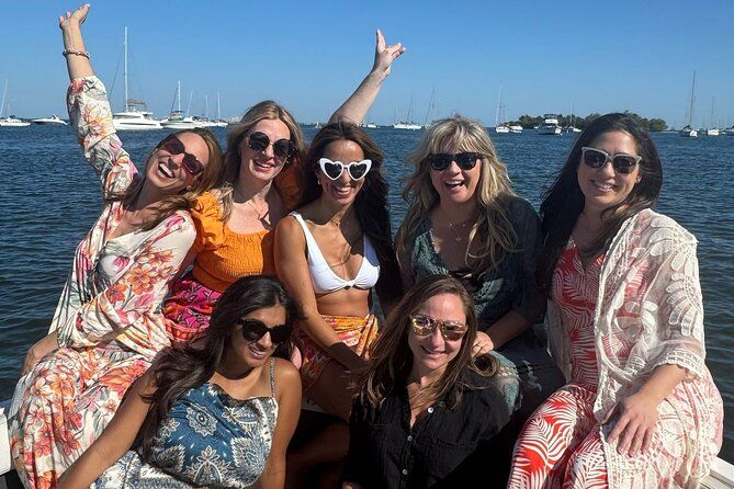 1 hour Miami Private Boat Ride