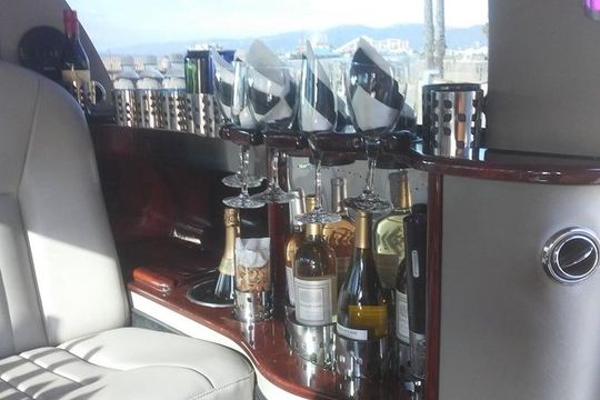 6-Hour Limo Tour: Los Angeles to Malibu, Santa Monica, and Venice