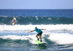 Kona Surf Lesson in Kahaluu