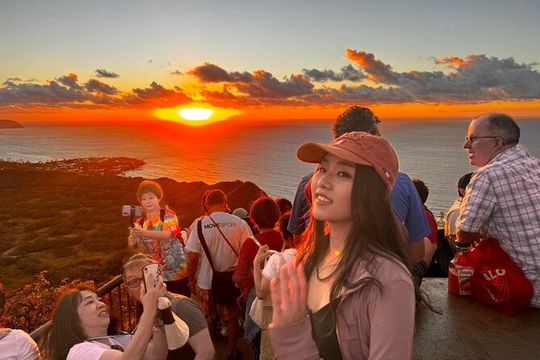 Diamond Head Hiking Experience with Roundtrip Transportation