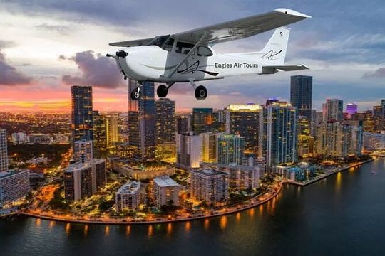 South Beach Miami Aerial Tour : Beaches, Mansions and Skyline
