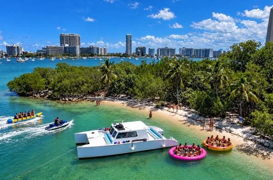 Miami Ultimate Water Experience: Jet Ski, Drinks & Mansion Cruise