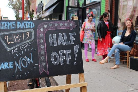 Vintage Thrift Quest Walking Tour in Philadelphia