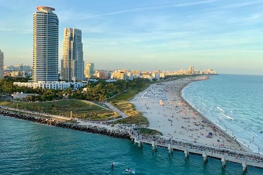 Magic Air Tours: Private Luxury Flight over Miami Beach