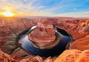 Lower Antelope Canyon and Horseshoe Bend Day Tour with Lunch