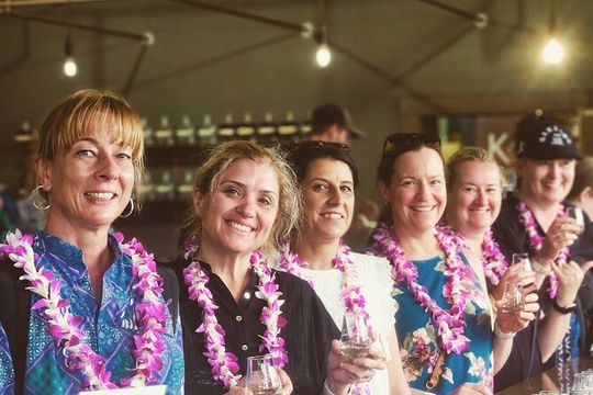 Shared Food & Waterfall Tour in Honolulu
