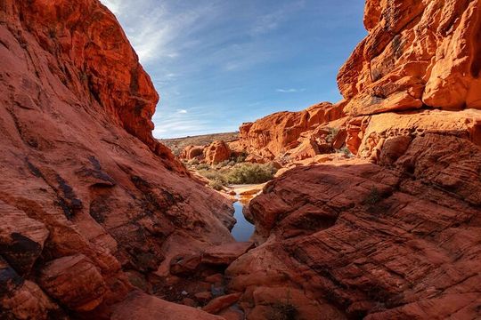 Mojave Desert, Red Rock Sign, Seven Magic Mts