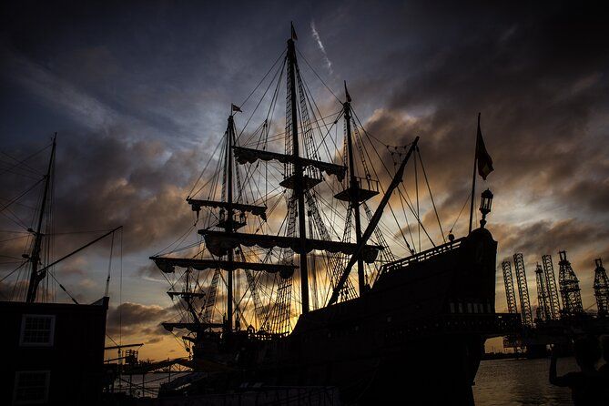 Galveston Haunted Pub Crawl Walking Tour