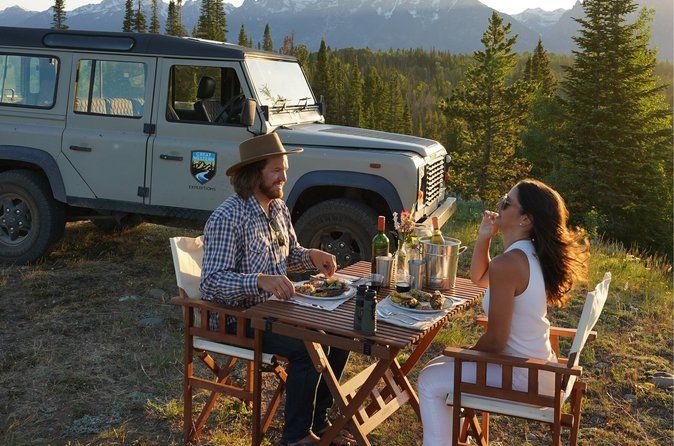 Private GTNP Sunset Wildlife Safari & Field Dinner From Jackson