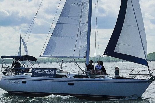 2.5-hour Guided Sailboat Tour