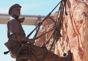 Small Group Hoover Dam: From Above, On Top and Below Tour