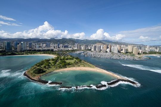 18 Minutes PRIVATE Helicopter Tour in Honolulu