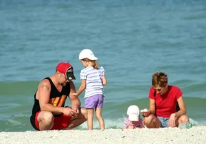 Pontoon Sightseeing and Shelling Excursion to Keeywaydin Island