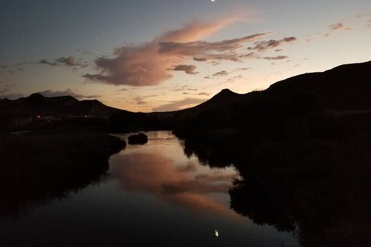 2-Hours Hiking Night Tour to Strip Views in Las Vegas