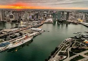 Miami Beach: Private South Beach Airplane Tour with drinks
