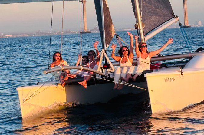 2.5-Hour Small-Group Catamaran Sailing Adventure with Drinks