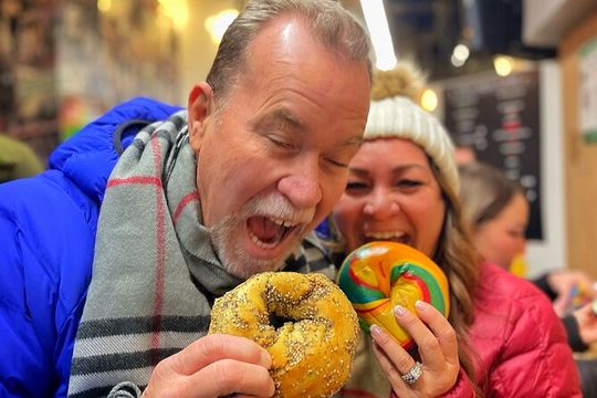 NYC Bagel Tours: Midtown's Iconic Bagels