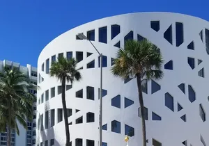 Miami and Miami Beach Private Sightseeing Tour in a Luxury Minivan