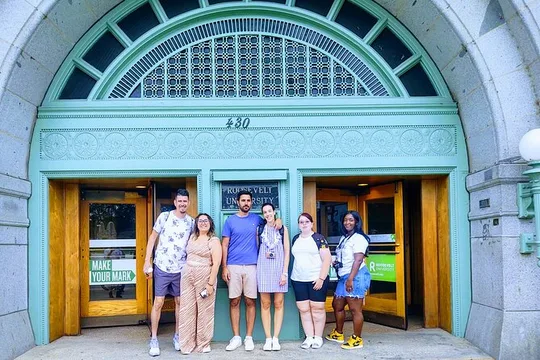 Chicago Downtown TV and Movie Sites Private 2-Hour Walking Tour