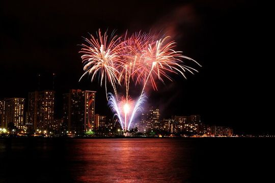 Waikiki Friday Night Fireworks Cruise + Fireworks Festival 3/15