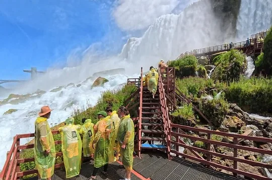 Niagara Falls Maid of the Mist and Cave of the Winds Tour