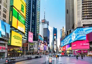 NYC Central Manhattan Walking Tour and Hudson River Cruise