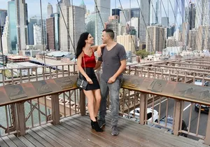 Private Brooklyn Bridge & DUMBO Photoshoot with Pro Photographer