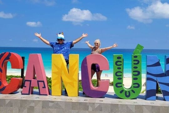 Cancun City Sightseeing and Shopping Tour on a Double Decker bus