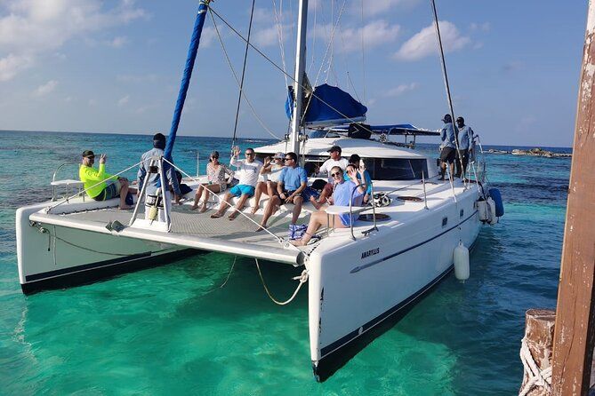 Isla Mujeres: Catamaran Tour with Snorkeling Food, Drinks, Beach