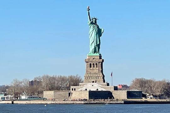 6 hour Bus tour and 1 hour Boat Ride by the Statue of Liberty