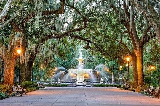 The History Buff: Savannah Walking Tour