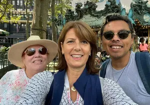 Vintage Flea Market Tour in New York City with Local Expert Guide