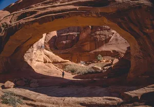 Arches Full Day Small Group Tour & Hike