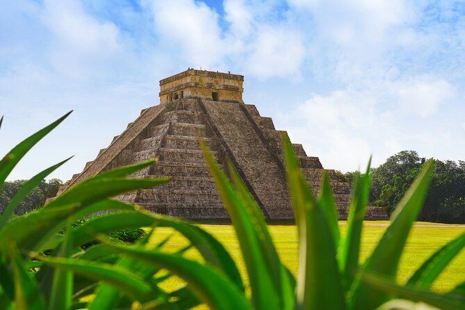 Guided Tour to Chichen Itza Cenote and Valladolid