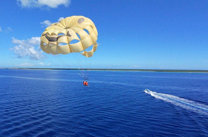 Best Parasailing Cozumel + Beach + Locker