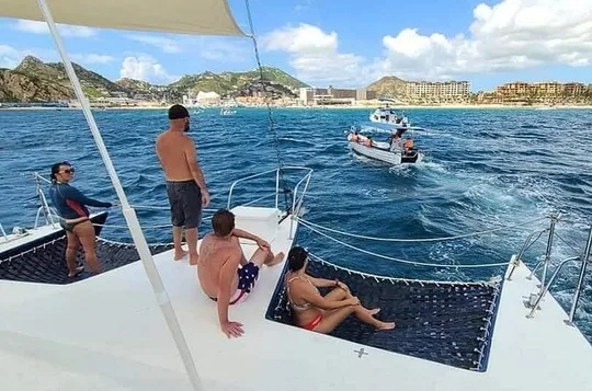 Crucero turístico de snorkel en Cabo San Lucas y la bahía de Santa María
