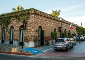 Private 6-Hour Todos Santos Tour from Los Cabos