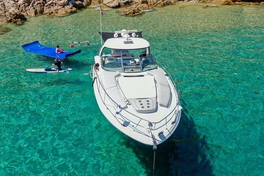 Private Yacht Sea Ray all-inclusive charter in Cabo