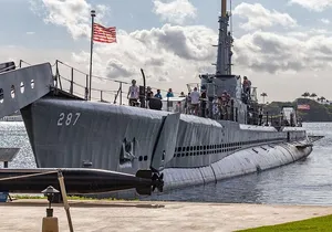 Deluxe Arizona Memorial Bowfin Submarine and Honolulu City Tour
