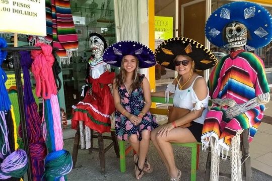 Cancun City Sightseeing and Shopping Tour on a Double Decker bus