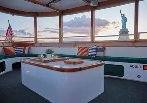 New York City Sunset Cocktail Cruise on Small Yacht