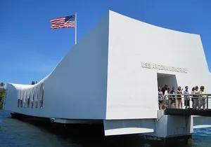 Roundtrip Shuttle from Waikiki-Pearl Harbor National Memorial