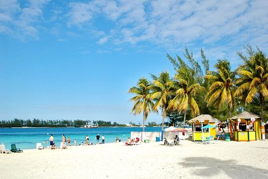 Private Guided Island Tour in Nassau Bahamas -Free Wifi & Drinks