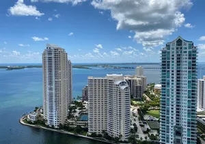 Double Decker City tour & 75 Min Miami Cruise Millionaire homes