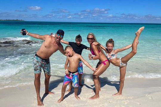 Private Rose Island, Swimming Pigs, Snorkeling and Turtles