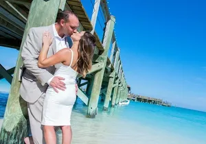 Private Photo Session with a Local Photographer in Bahamas