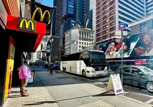Woodbury Common Premium Outlets Shopping Tour from Midtown