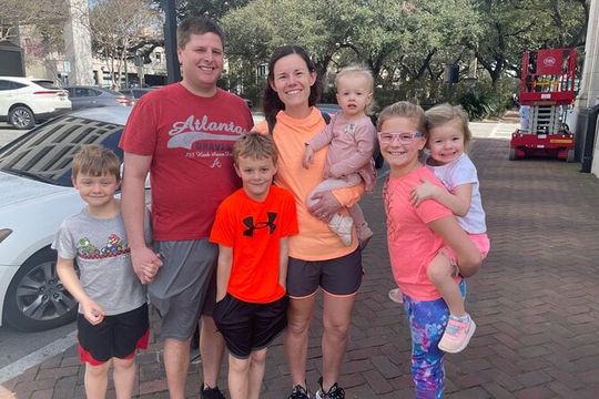 Fun Facts And A Snack, walking historic downtown Savannah Tour