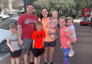 Fun Facts And A Snack, walking historic downtown Savannah Tour